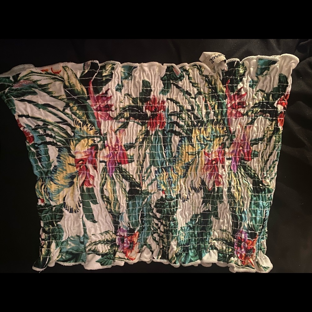 Flower tube top.